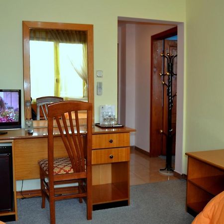 Kruja Hotel Tirana Buitenkant foto