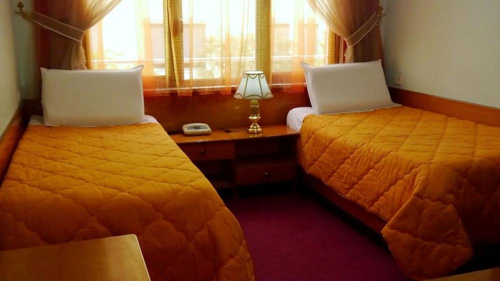 Kruja Hotel Tirana Buitenkant foto